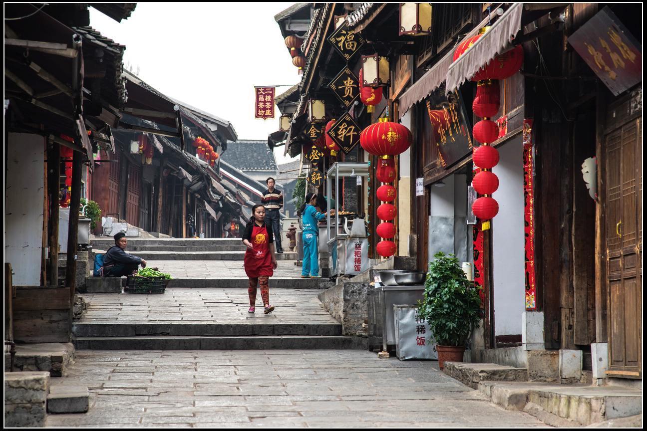 脸上总是爱起痘，是因为什么原因？游戏画面